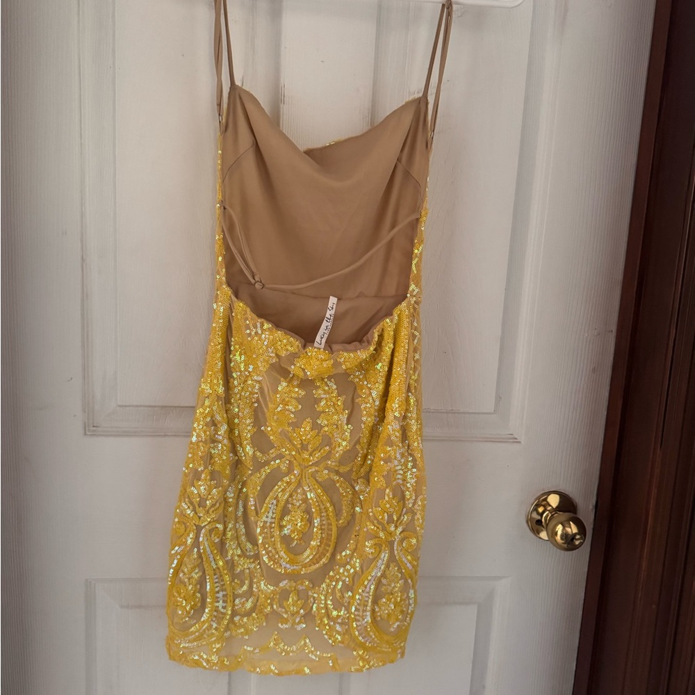 Lucy in the Sky Sequin Mini Dress Bodycon Open Back Strappy Yellow Cream Small - Picture 5 of 5